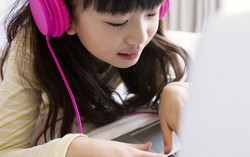 Trẻ em phải đối mặt với nhiều mối nguy hiểm từ Youtube