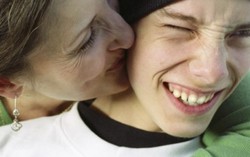 Giúp con dễ dàng nói ‘con yêu mẹ’