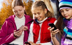 Teen biến thành người khác khi 'online'