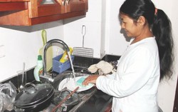 Thời gian phụ nữ làm việc nhà nhiều gấp rưỡi nam giới
