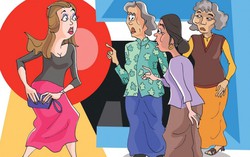 Mẹ chồng rủ họ hàng 'dạy dỗ' con dâu vì quản hết lương chồng