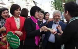 Các nhà ngoại giao quyên góp ủng hộ trẻ mồ côi, phụ nữ nghèo 