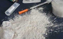 Cặp đôi vượt sông mùa lũ buôn ma túy qua biên giới