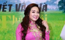 Ca sĩ Tuyết Vân Hà đắt show hẳn nhờ nhạc boléro
