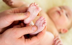 6 điểm massage khiến bé đang khóc sẽ nín ngay lập tức 