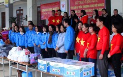 ‘Tết ấm áp yêu thương’ đến với đồng bào vùng cao Mèo Vạc