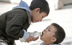 5 chiêu giúp trẻ trở thành người tốt 