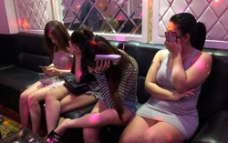Bắt quả tang 16 nam nữ phê ma túy trong quán karaoke