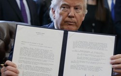 Ông Trump cân nhắc ra sắc lệnh cấm nhập cư mới