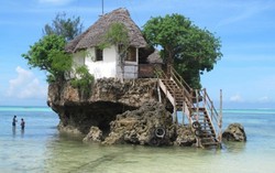 Tanzania ăm ắp sa mạc, biển & thành phố đá