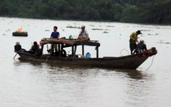 Chìm ghe, 2 mẹ con bị cuốn trôi trên sông Vàm Cỏ Đông
