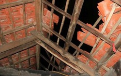 Hà Tĩnh: Hỗ trợ bà con khắc phục 13 nhà tốc mái do lốc xoáy