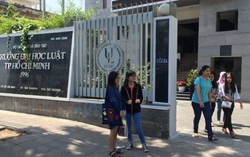 ĐH Luật TPHCM hạ mức kỷ luật với nữ sinh đưa tài liệu photo vào trường