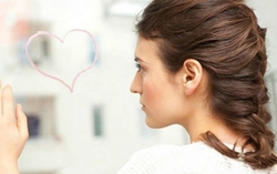 Ngột ngạt trong tình yêu của chồng quản chặt