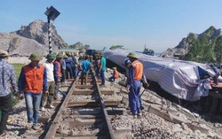Bãi bỏ chuyến, chuyển tải gần 3.000 khách qua khu tai nạn tàu ở Thanh Hóa