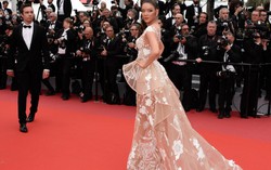 Lý Nhã Kỳ nhuộm da nâu, khoe phong cách báo đen tại Cannes