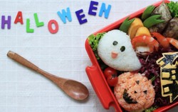 Trổ tài với hộp cơm Halloween ma quái