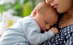 Cuộc đời chằng chịt vết thương lòng của cô gái mồ côi