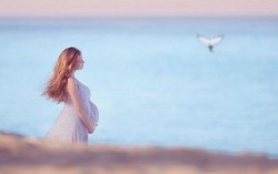 Chồng bảo vợ có bầu 8 tháng "đi làm gái lấy tiền nuôi con"