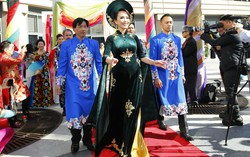Áo dài ‘Mẹ Âu Cơ’ gây ấn tượng mạnh ở Festival Áo dài tại Mỹ