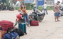 Sau kỳ nghỉ Tết: Chờ 'dài cổ' vẫn không bắt được xe khách trở lại thành phố