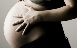Con gái có bầu, đừng vội bắt... phá