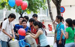 'Bom' bóng bay khí Hidro: Nguy hiểm sao chưa bị cấm