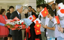 Hân hoan chào đón Nhà vua và Hoàng hậu Nhật Bản