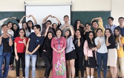 Phần thưởng xứng đáng sau bục giảng dành cho tập thể nữ ĐH KHXH&NV TPHCM