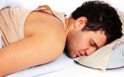 Chỉ 1 vết màu đỏ tại quy đầu, dấu hiệu SOS
