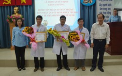 Khen thưởng BV Quận mổ thành công nữ bệnh nhân gãy chân kèm bệnh tim