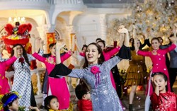 Bảo Anh quậy tưng bừng ‘Đón mùa xuân về’