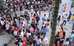 Ngày thi 'đông khủng khiếp' ở trường có học sinh ‘1 chọi 30’ vào lớp 6
