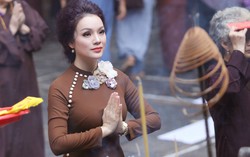 ‘Tháng cô hồn’ không chỉ là xá tội vong nhân mà còn cả những bông hồng cài áo