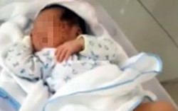 Bệnh viện kêu gọi ủng hộ bé sơ sinh bị mẹ nhét xuống hố xí