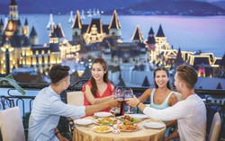 Đón năm mới rực rỡ tại Vinpearlland Nha Trang