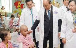 Chữa trị cho mẹ, giữ được thai nhi là điển hình trong điều trị ung thư
