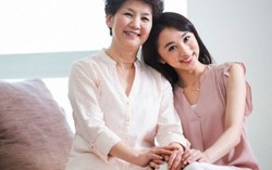 Mẹ chồng tuyệt vời chăm con dâu ở cữ