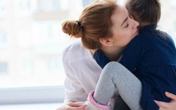 Mẹ đơn thân mất Tết vì bị chồng cũ "cướp" con