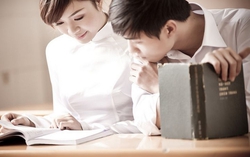 Cấm yêu sớm, mẹ mắng nhiếc gia đình bạn gái con