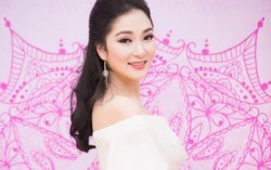 Nguyễn Thị Huyền đẹp rạng rỡ ngày trở lại