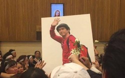 Bạn bè và người thân khóc ngất tiễn đưa Minh Thuận
