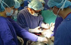 Cận cảnh ca phẫu thuật ghép tim
