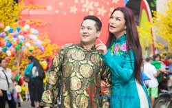 Cindy Thái Tài cùng người yêu chụp ảnh Tết trên phố xuân