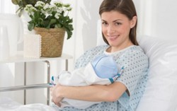 Mẹ bầu sau sinh đổ nhiều mồ hôi