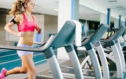 Đi bộ giảm thèm ăn ngọt