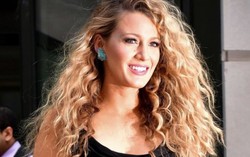 Người đẹp Blake Lively ‘hồi sinh’ kiểu tóc của thập niên 80