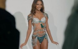 Đột nhập phòng thử đồ của siêu mẫu nội y Victoria’s Secret Show 2016