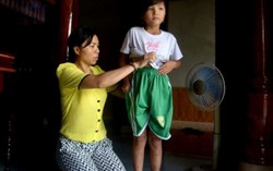 Vụ bố đánh con nhập viện: Mẹ có thể đòi quyền nuôi con