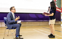 Học sinh Vinschool 'gọi vốn' qua lớp học mô phỏng show truyền hình Shark Tank